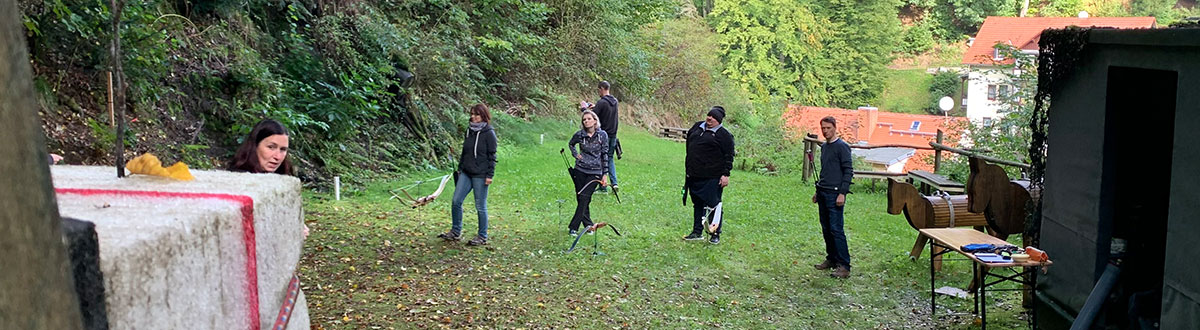 iTanum Teamevent Bogenschießen - Warten auf den nächsten Schuss