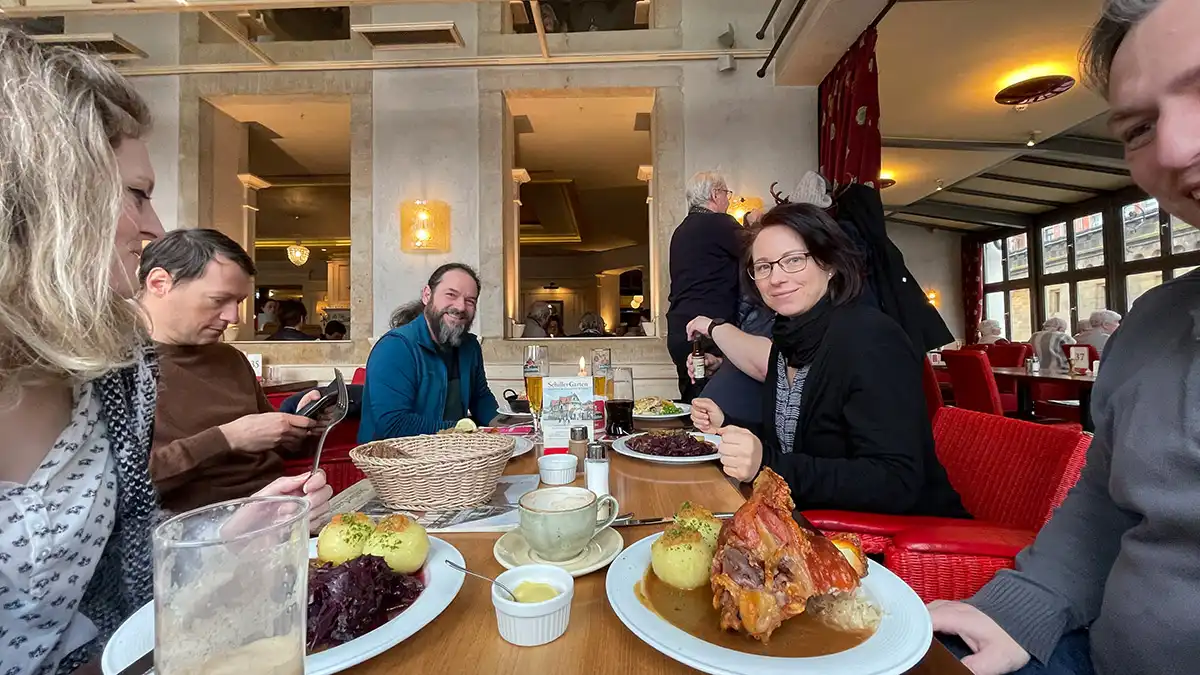 iTanum Internetagentur aus Pirna - Weihnachtsfeier im Januar 2024 - Mittagessen im Schillergarten